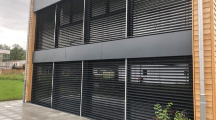 Stores extérieurs à lamelles 1