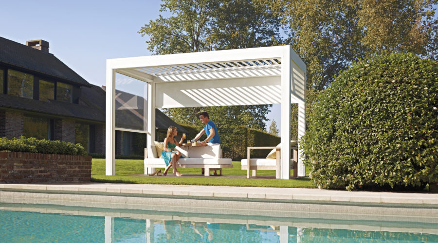 Pergola bioclimatique à lamelles