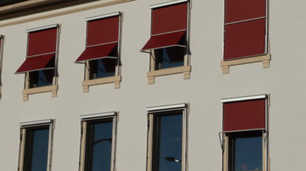 Stores à projection en toile 3