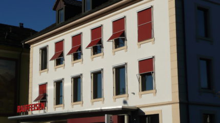 Stores à projection en toile 2